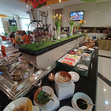 Halogen Hotel Airport Surabaya Sidoarjo Ngoại thất bức ảnh