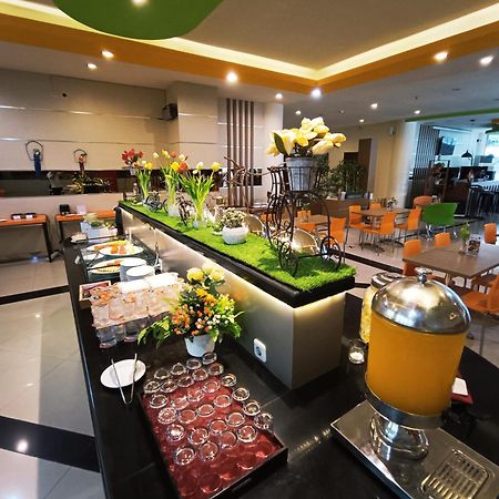 Halogen Hotel Airport Surabaya Sidoarjo Ngoại thất bức ảnh