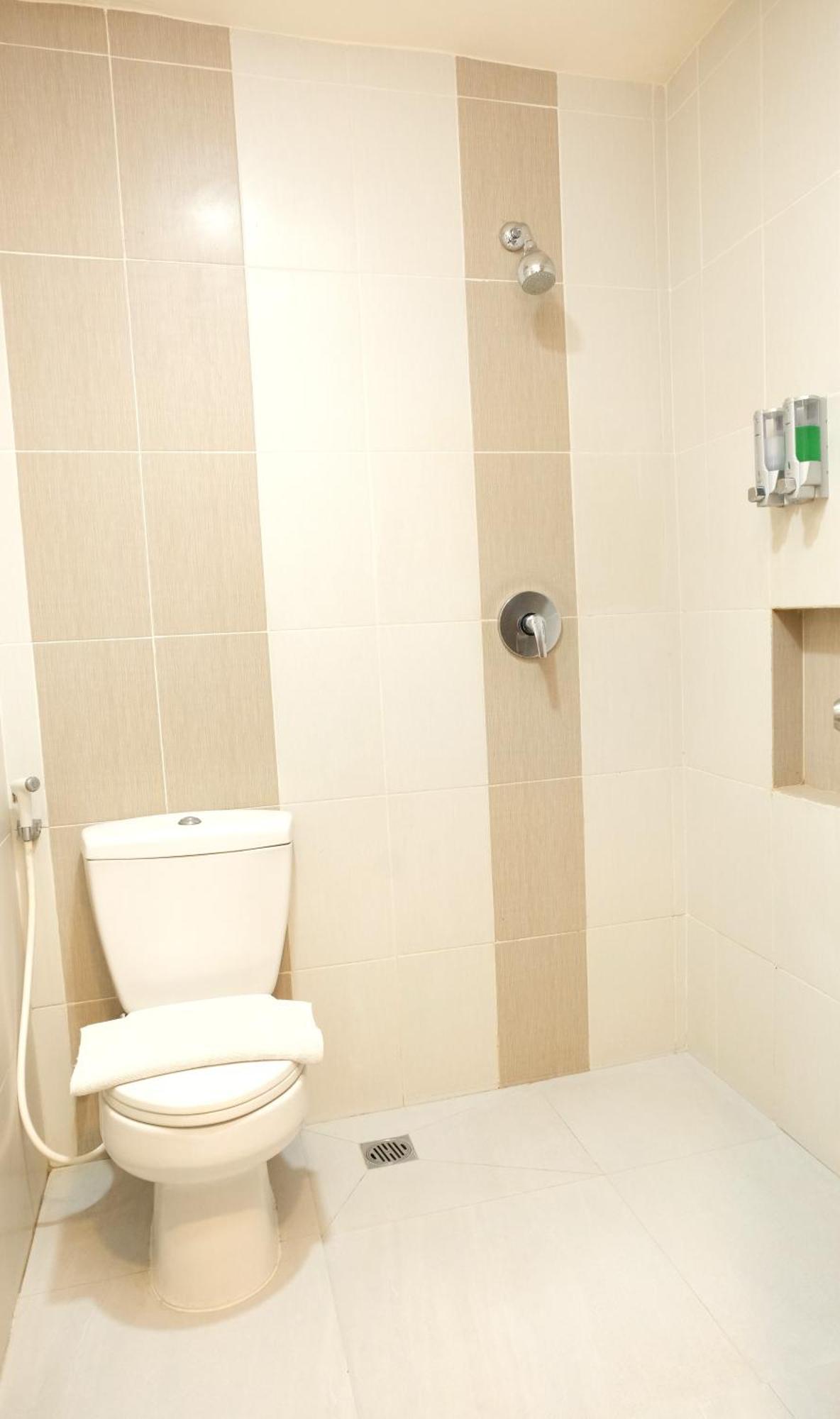 Halogen Hotel Airport Surabaya Sidoarjo Ngoại thất bức ảnh