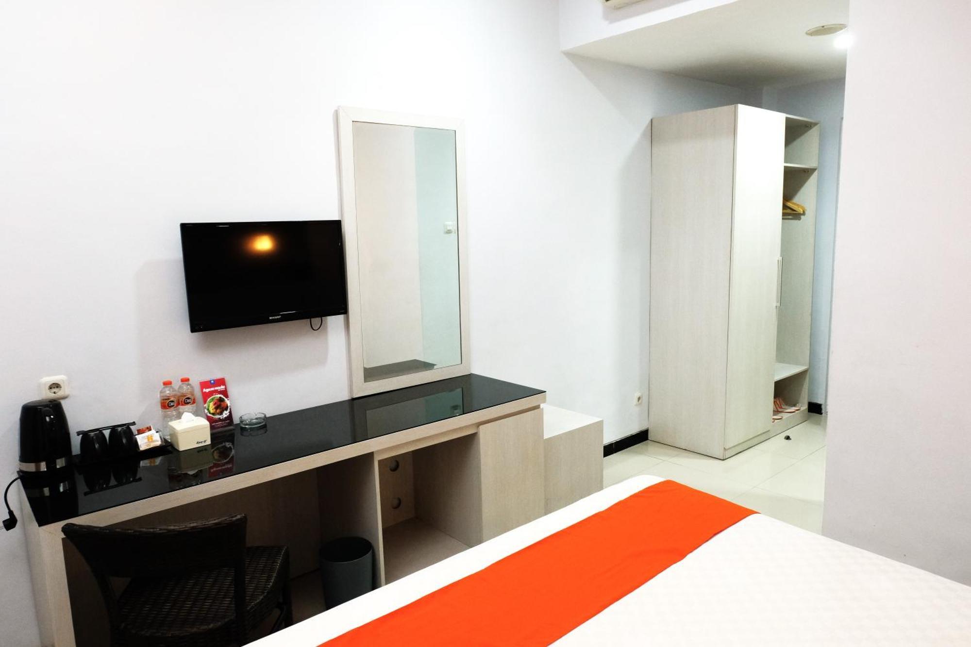 Halogen Hotel Airport Surabaya Sidoarjo Ngoại thất bức ảnh