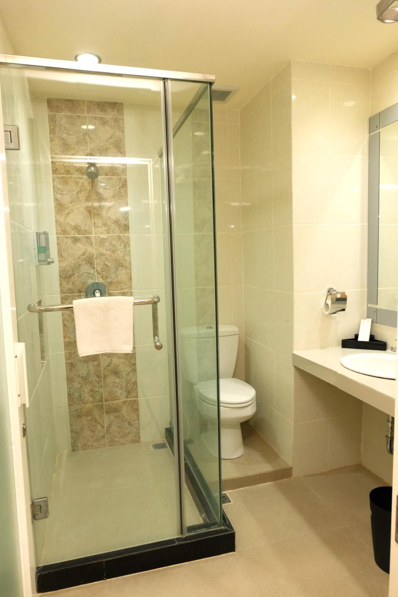 Halogen Hotel Airport Surabaya Sidoarjo Ngoại thất bức ảnh