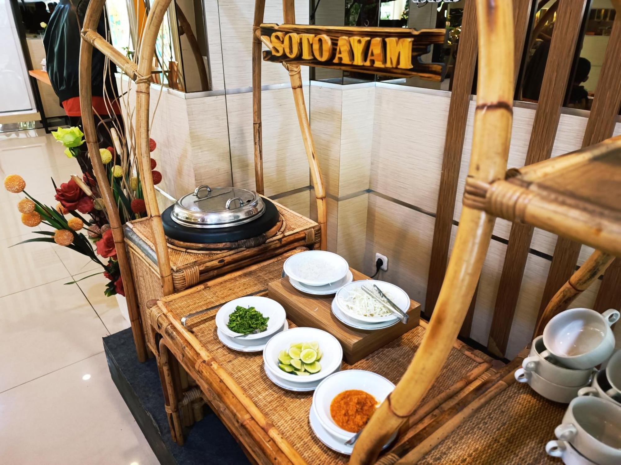 Halogen Hotel Airport Surabaya Sidoarjo Ngoại thất bức ảnh