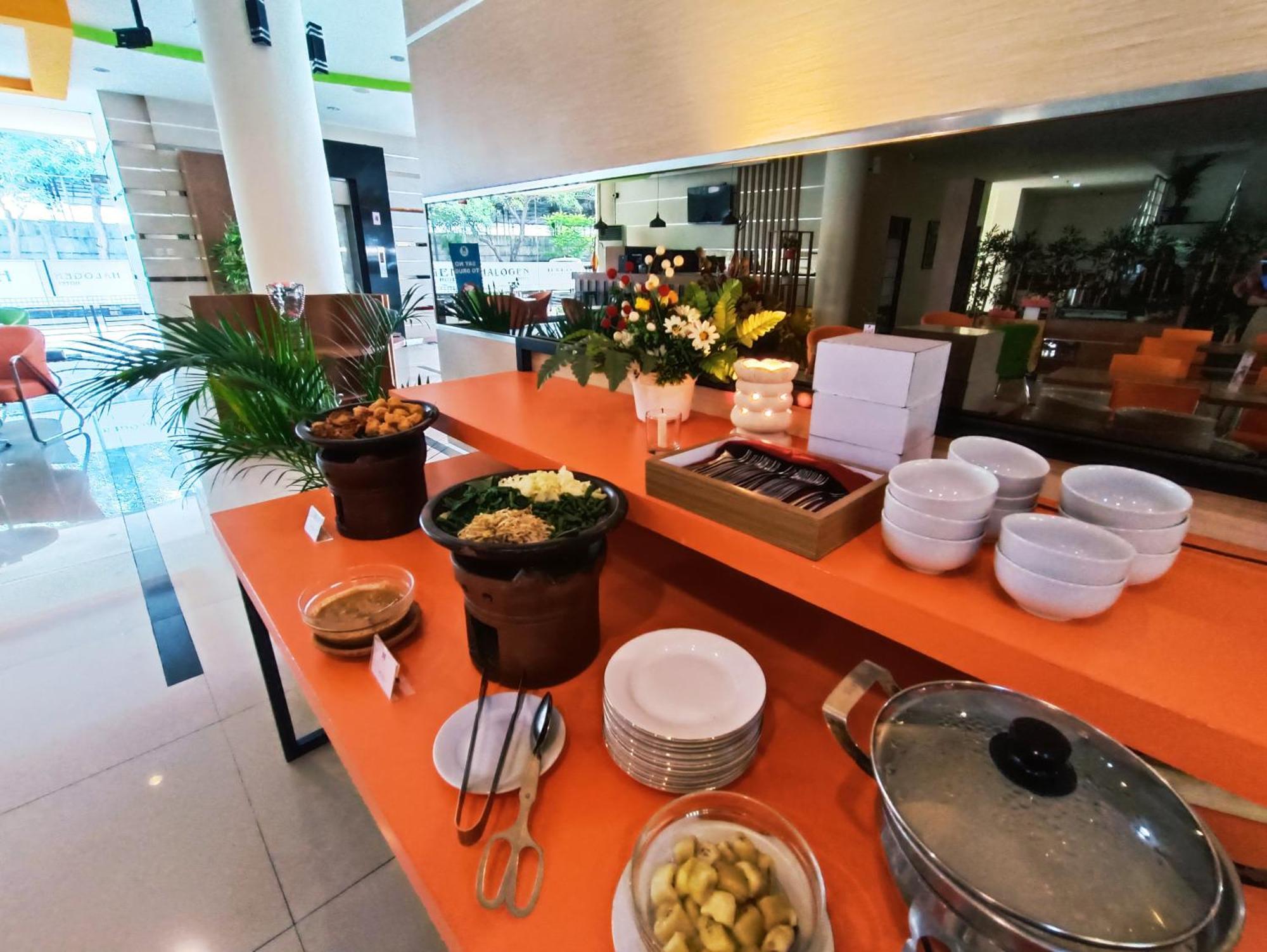 Halogen Hotel Airport Surabaya Sidoarjo Ngoại thất bức ảnh