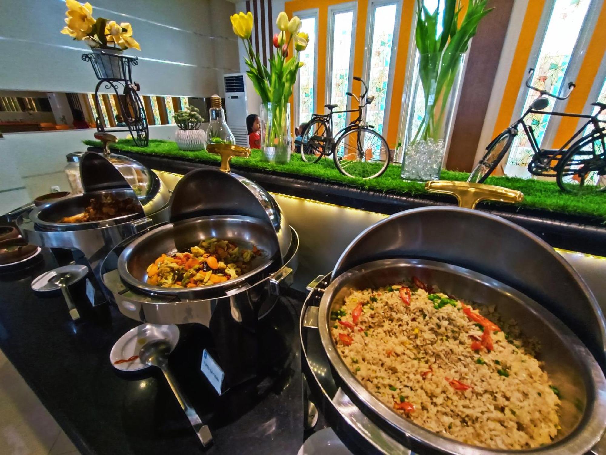Halogen Hotel Airport Surabaya Sidoarjo Ngoại thất bức ảnh