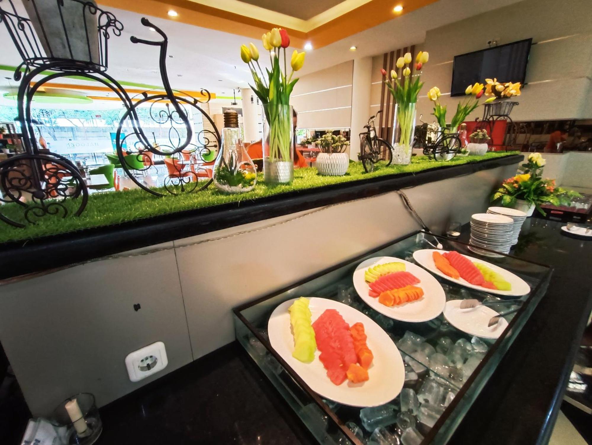 Halogen Hotel Airport Surabaya Sidoarjo Ngoại thất bức ảnh