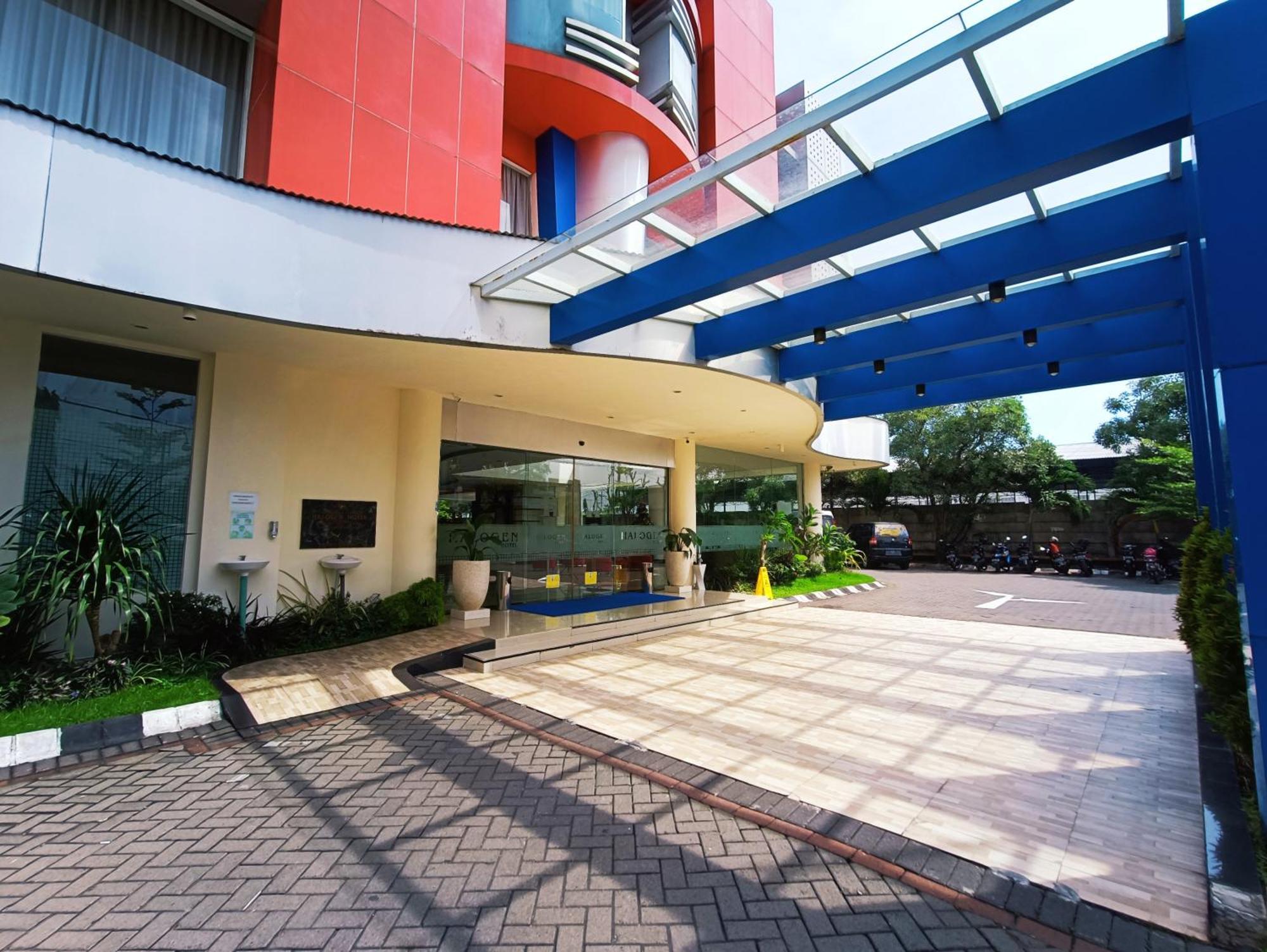 Halogen Hotel Airport Surabaya Sidoarjo Ngoại thất bức ảnh