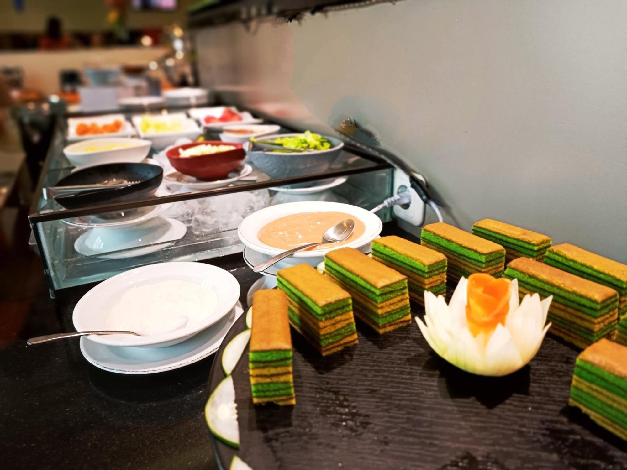 Halogen Hotel Airport Surabaya Sidoarjo Ngoại thất bức ảnh