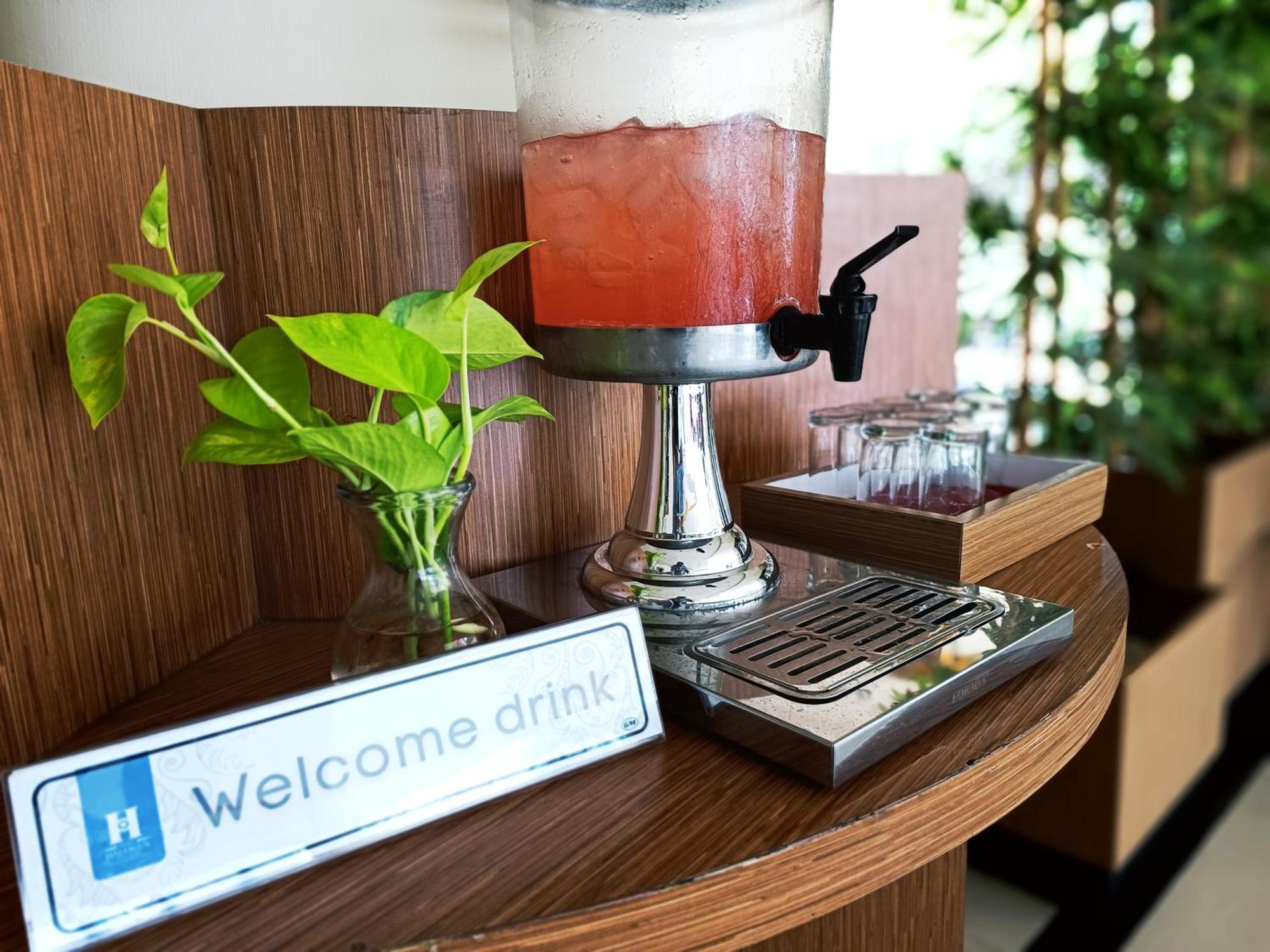 Halogen Hotel Airport Surabaya Sidoarjo Ngoại thất bức ảnh