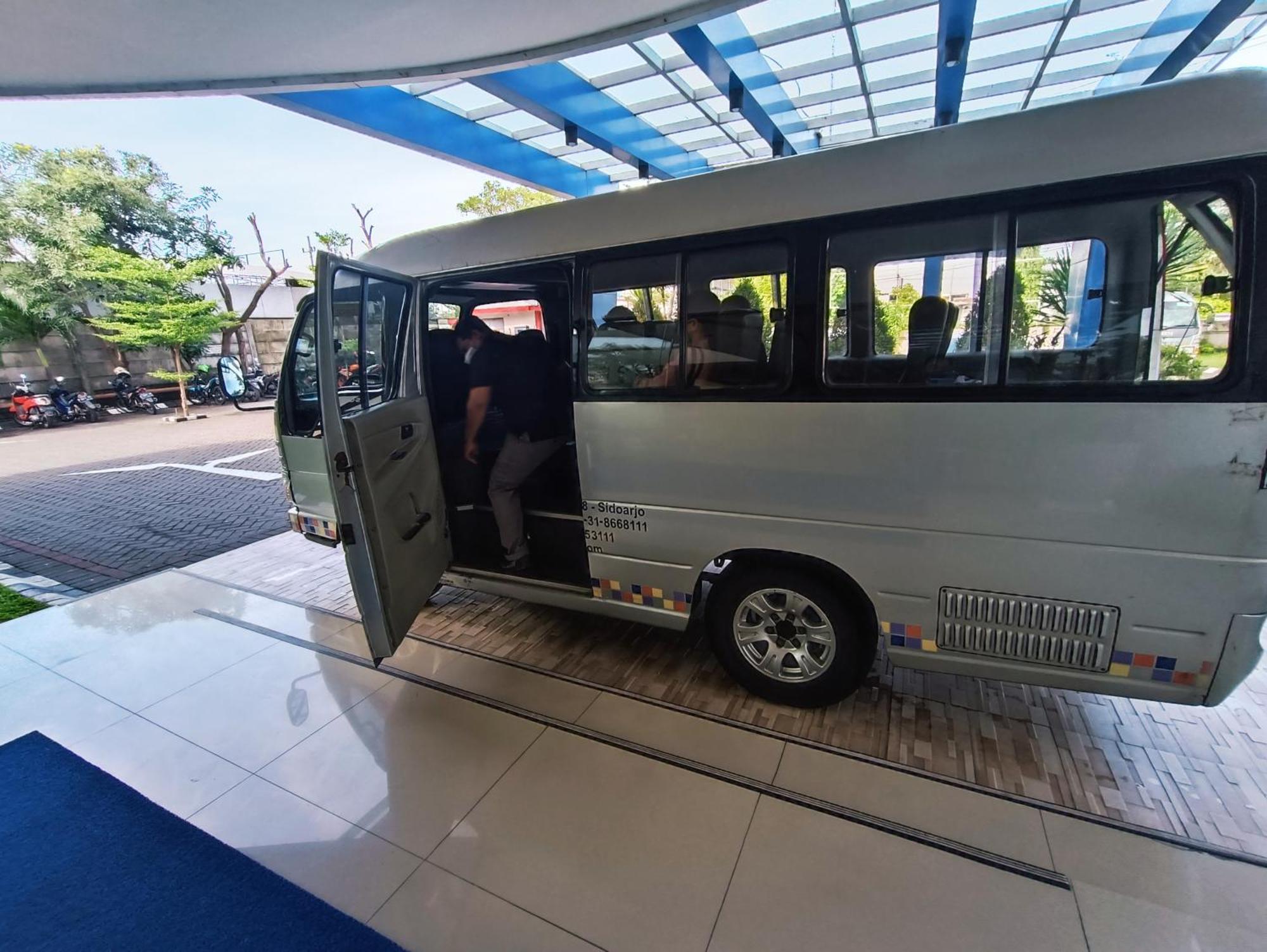 Halogen Hotel Airport Surabaya Sidoarjo Ngoại thất bức ảnh