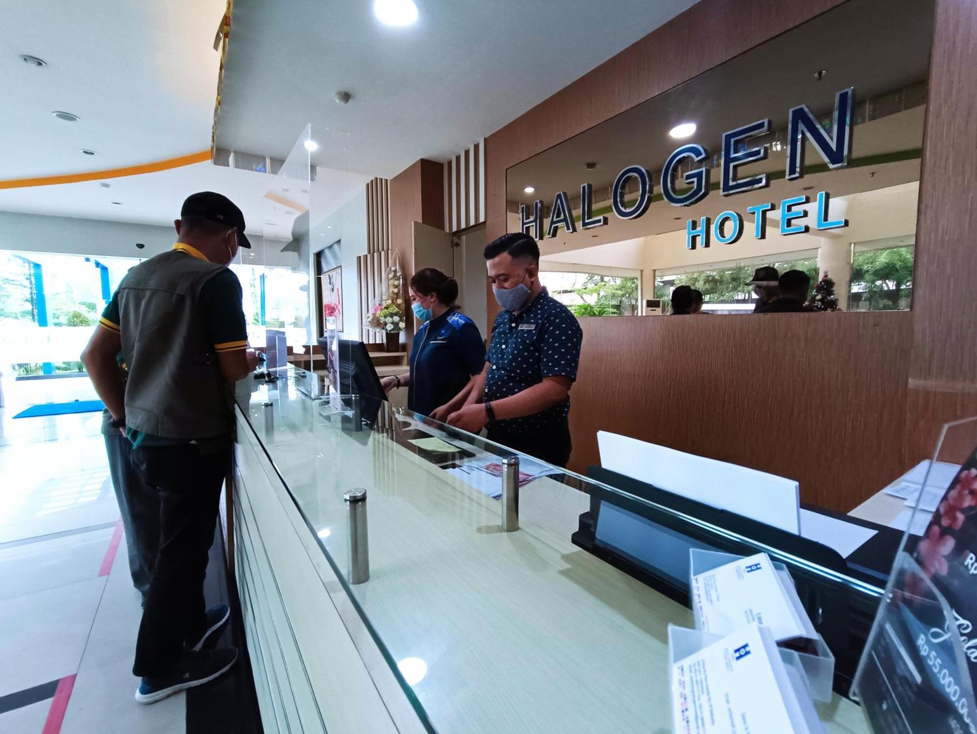 Halogen Hotel Airport Surabaya Sidoarjo Ngoại thất bức ảnh