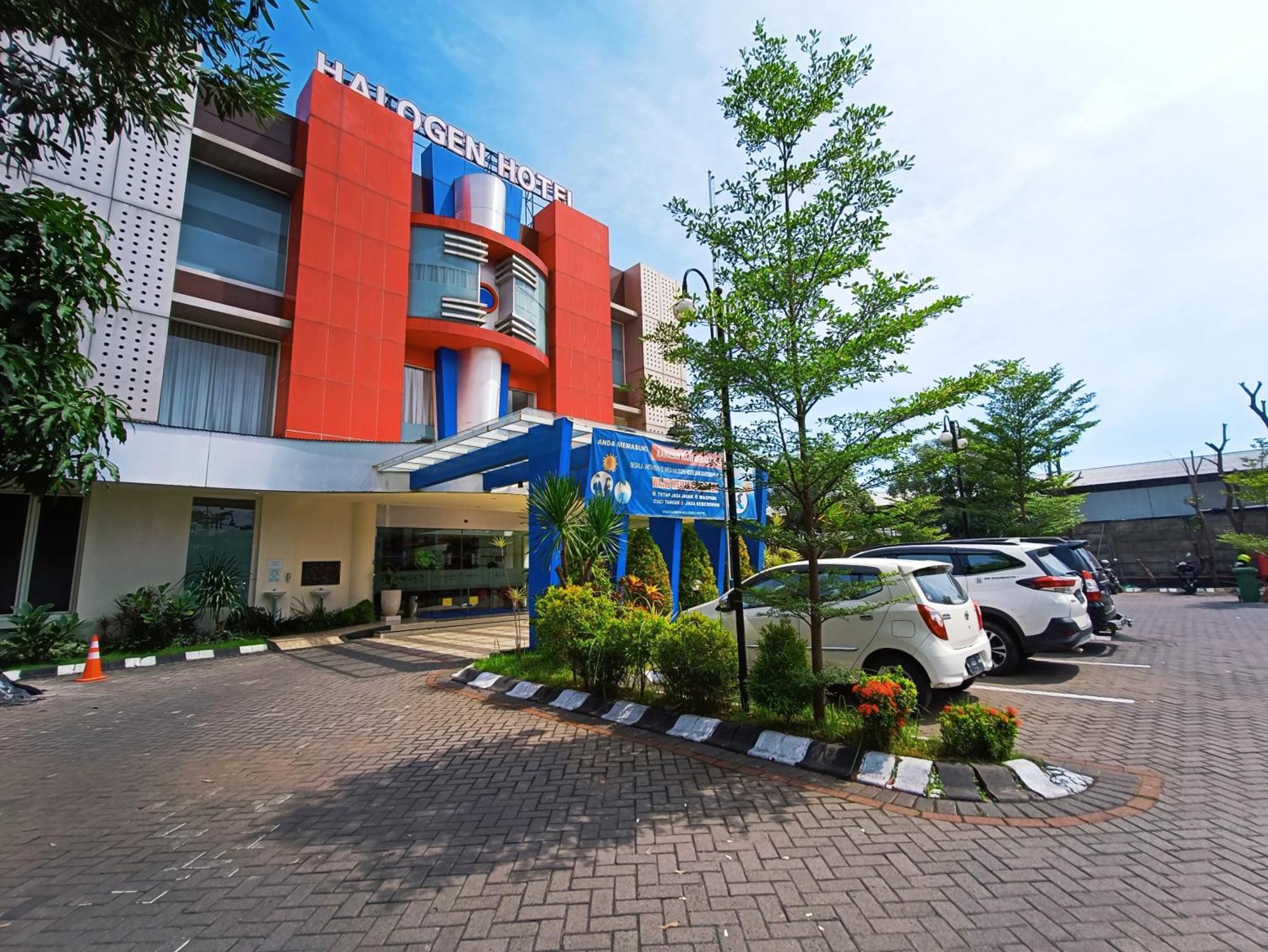Halogen Hotel Airport Surabaya Sidoarjo Ngoại thất bức ảnh
