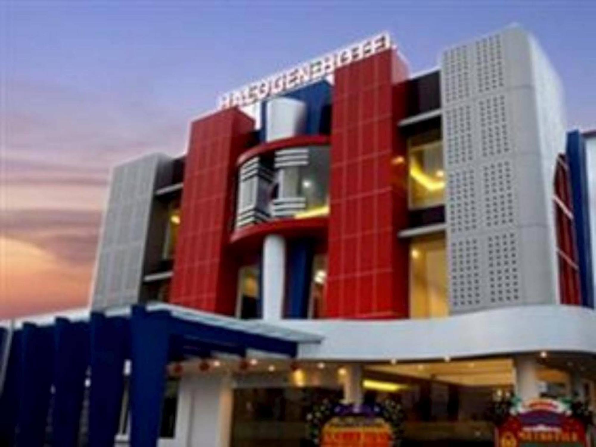 Halogen Hotel Airport Surabaya Sidoarjo Ngoại thất bức ảnh