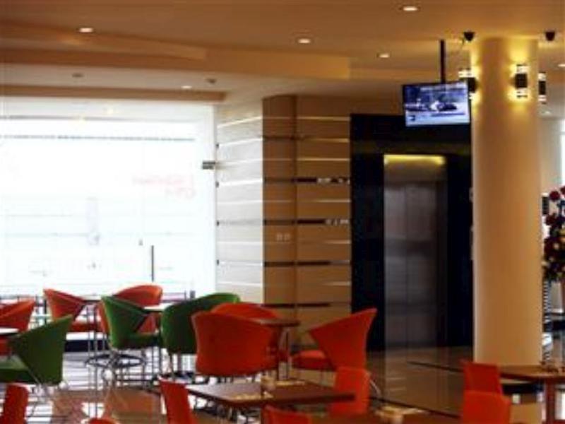 Halogen Hotel Airport Surabaya Sidoarjo Ngoại thất bức ảnh
